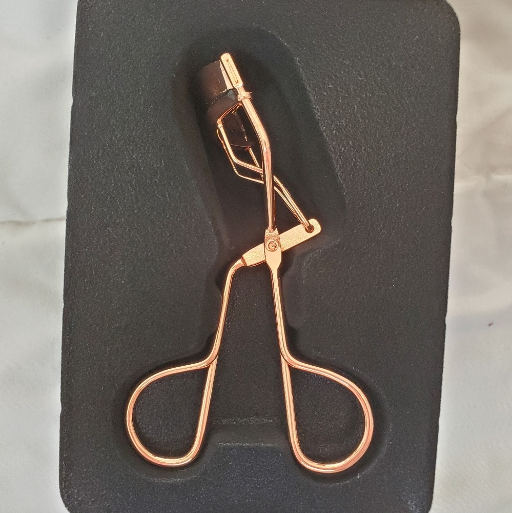 NEW Rose Gold Eyelash Curler